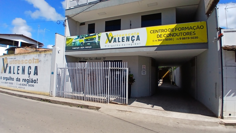 Fachada da Autoescola Valença Matriz em Valença, Bahia